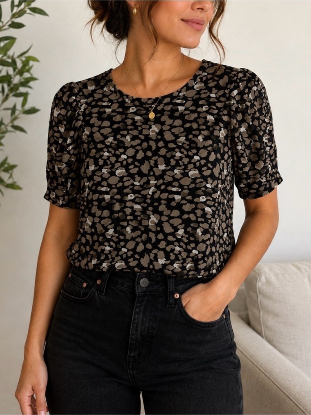Short-Sleeve Crewneck Top in Black and Taupe Spot